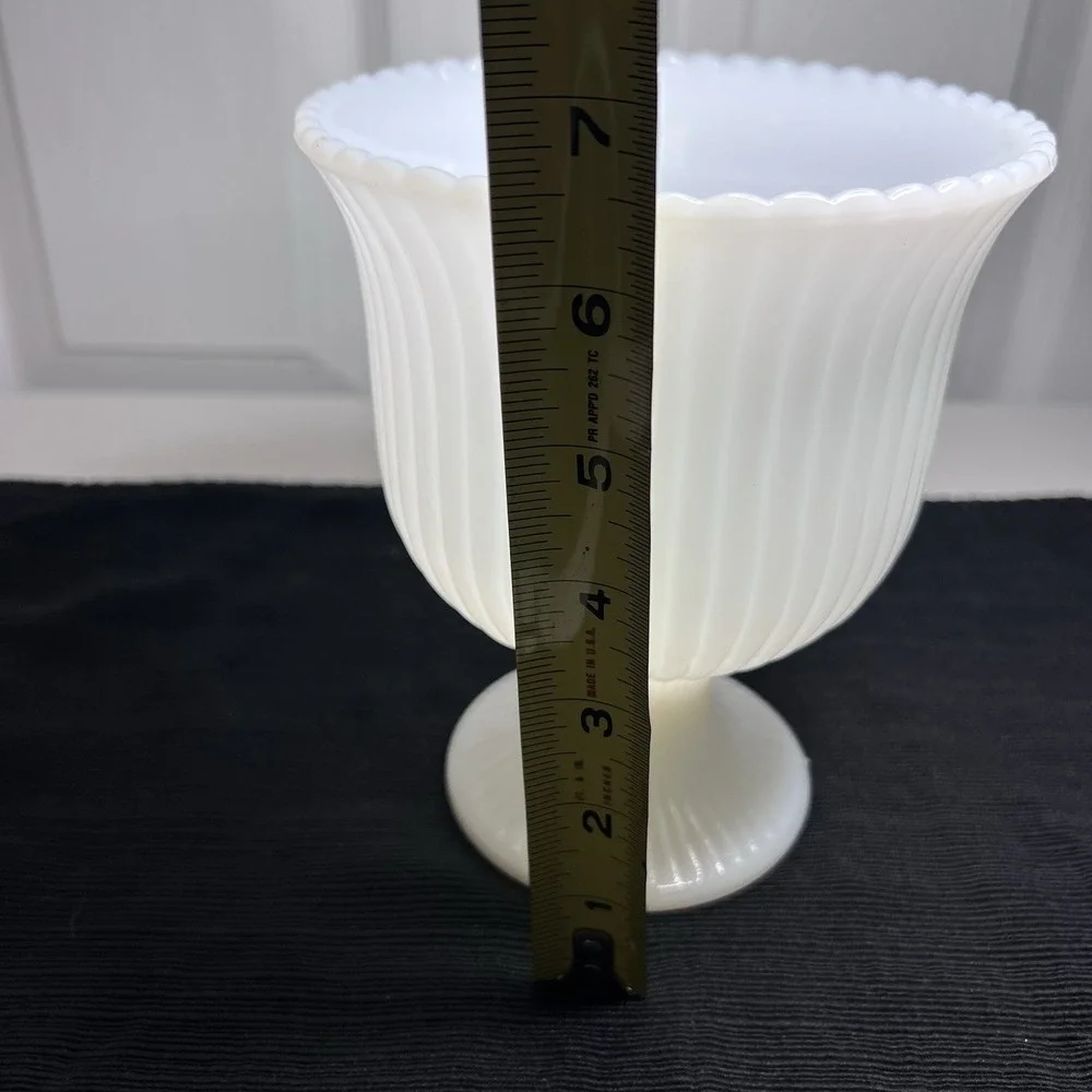 Vintage‎ E.O. Brody Co. Ribbed Milk Glass Pedestal Vase M3000 6.75